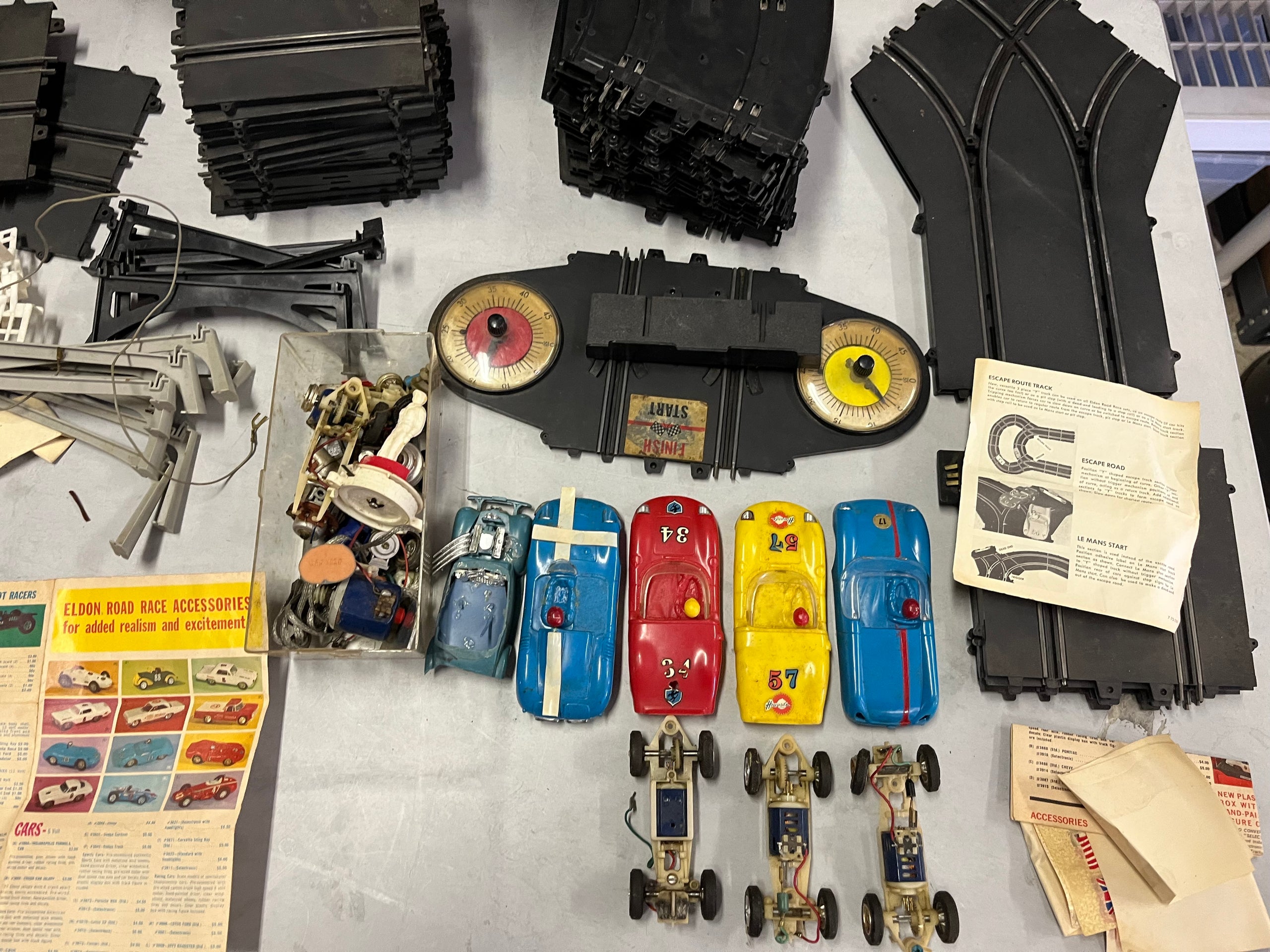 Eldon rigiht slot car set